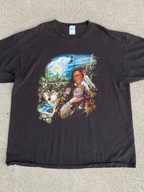 Vintage Native American & Wolf t-shirt Men's Y2K distressed faded